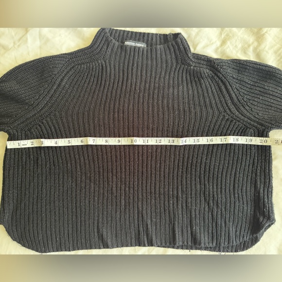 American Apparel Cropped Sweater - Picture 8 of 9